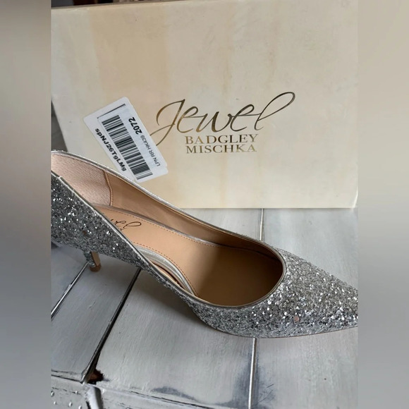Jewel Badgley Mischa Royalty Pointed Toe Kitten Heel in Silver ✨ - Picture 5 of 12